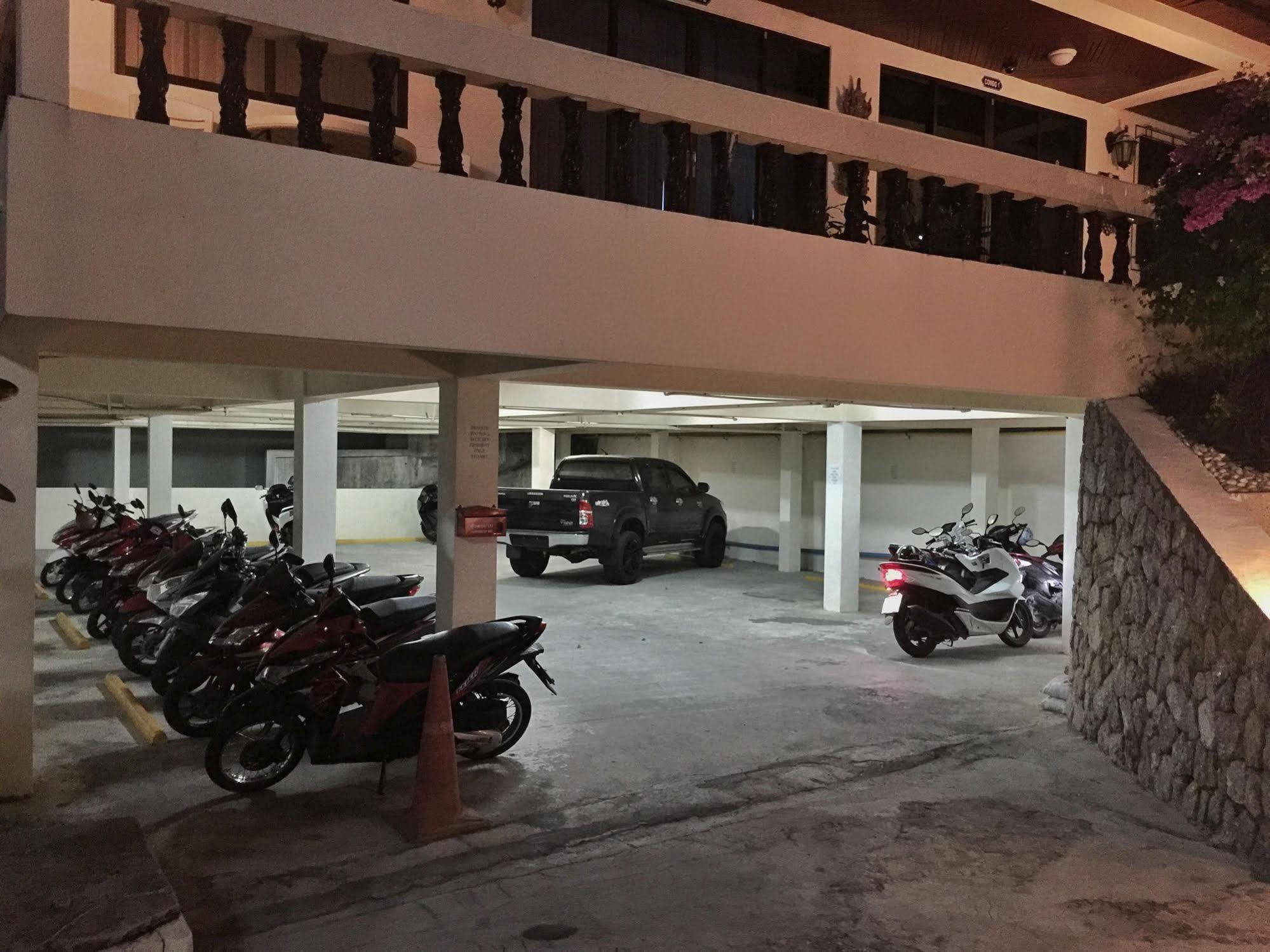 Blue Sky Residence Patong Exterior photo